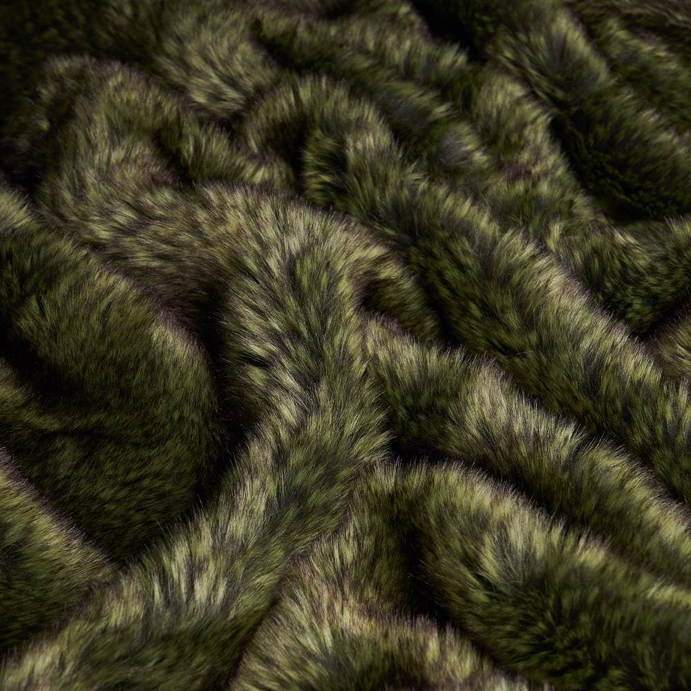 Forest Wolf fuskepels (mørkegrønn/beige-brun) 10 cm trinn